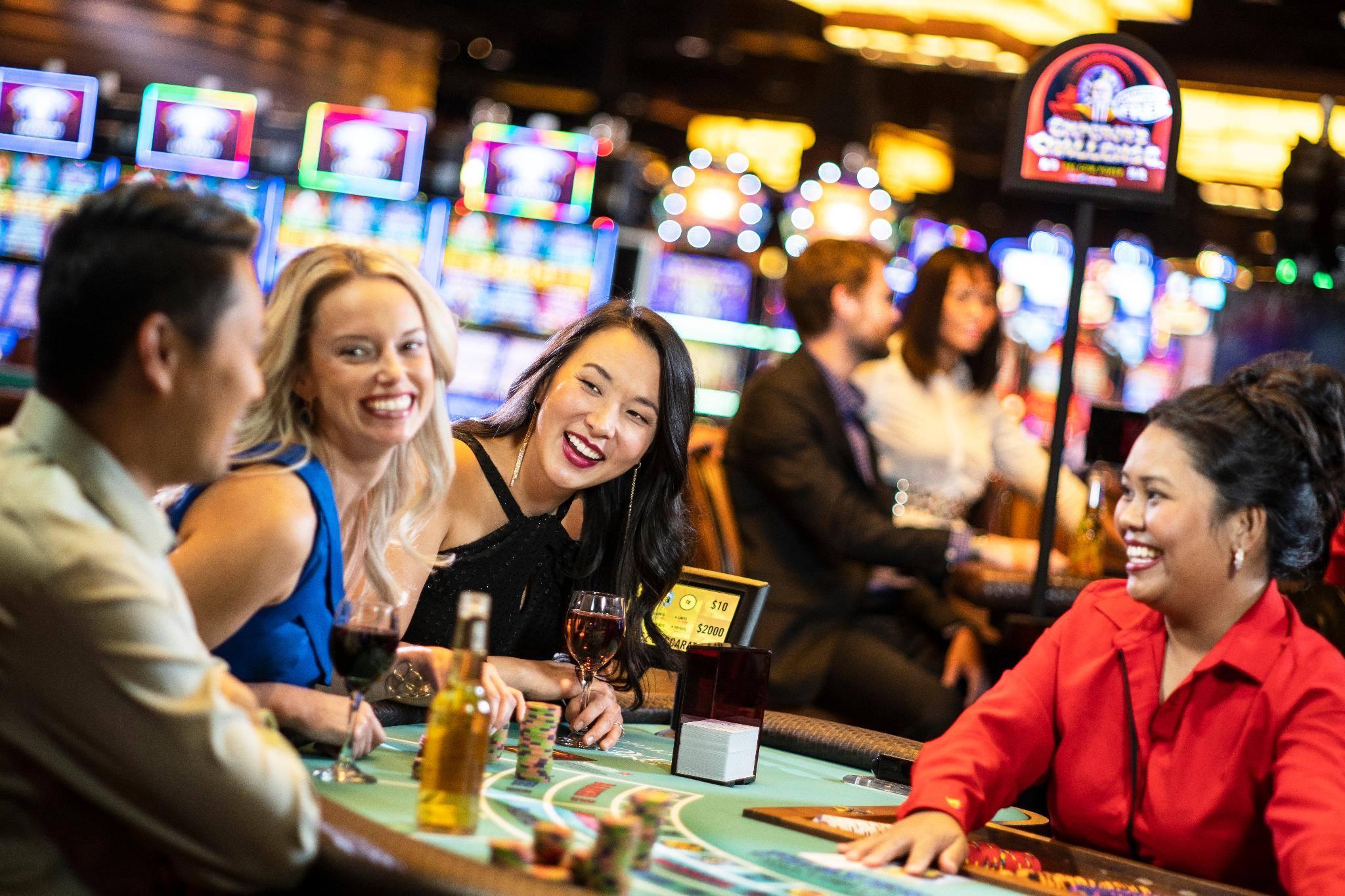 Khám phá thế giới james bond casino royale cùng trải nghiệm độc đáo như james bond